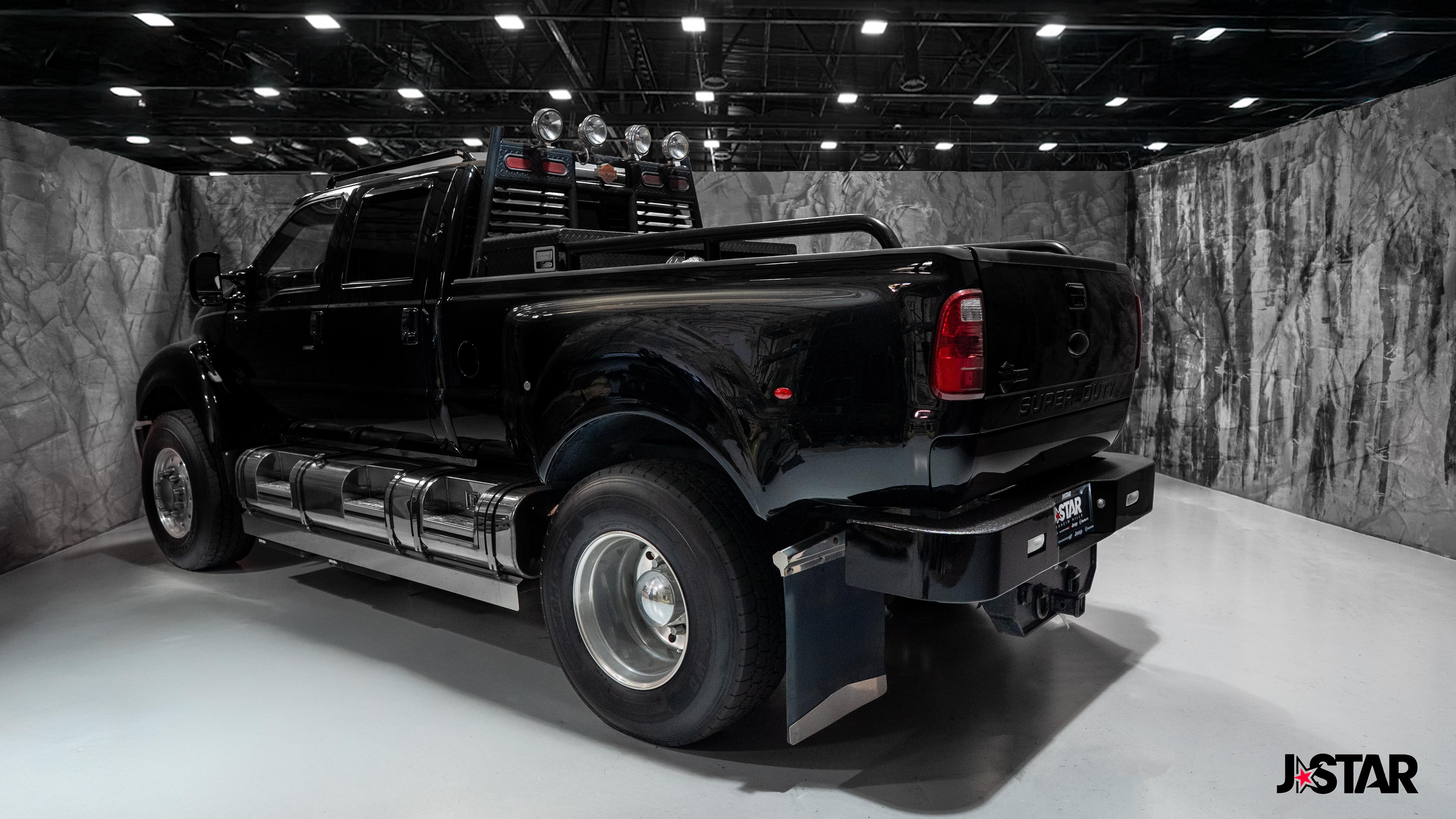 2008 Ford F-650 - Photo 17