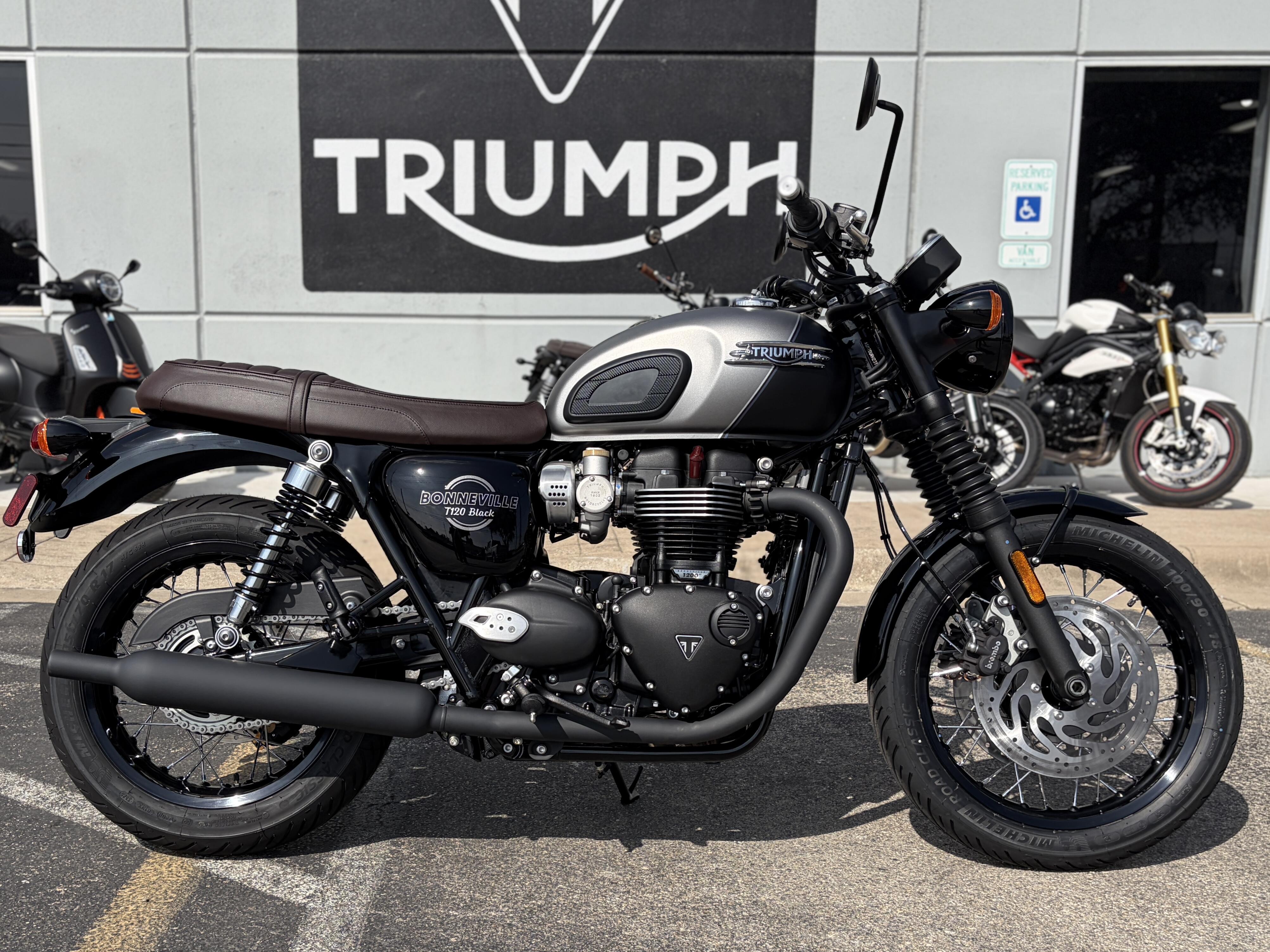 2027 Triumph Bonneville T120 Black
