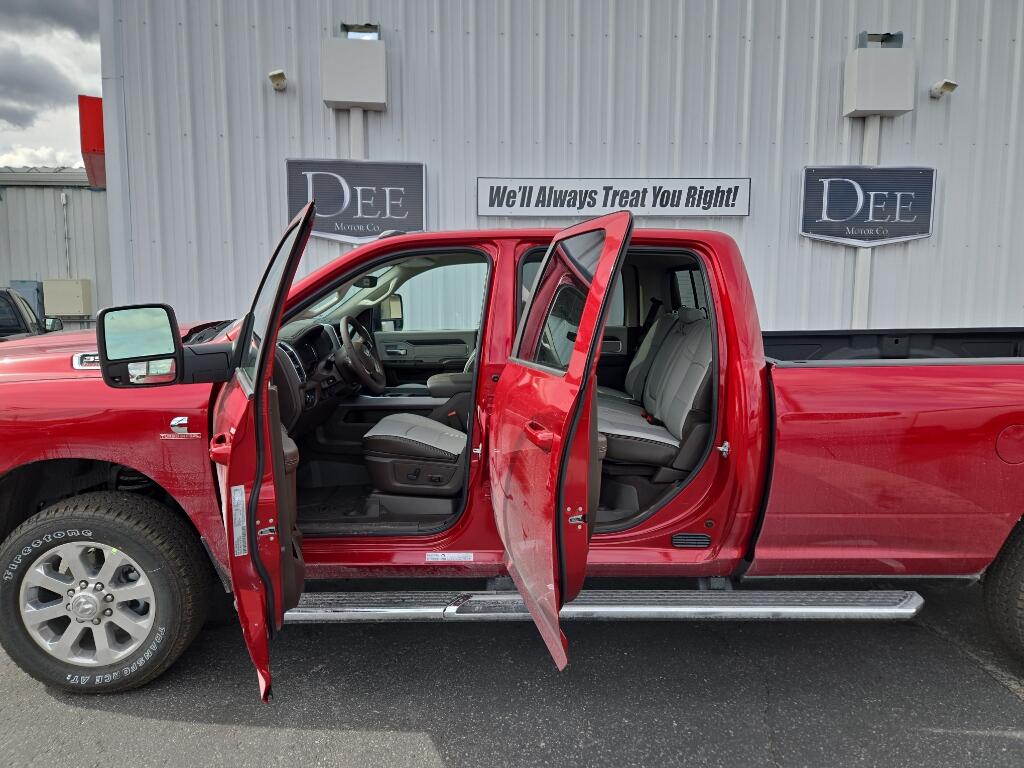 2026 RAM 3500 Laramie - Photo 6