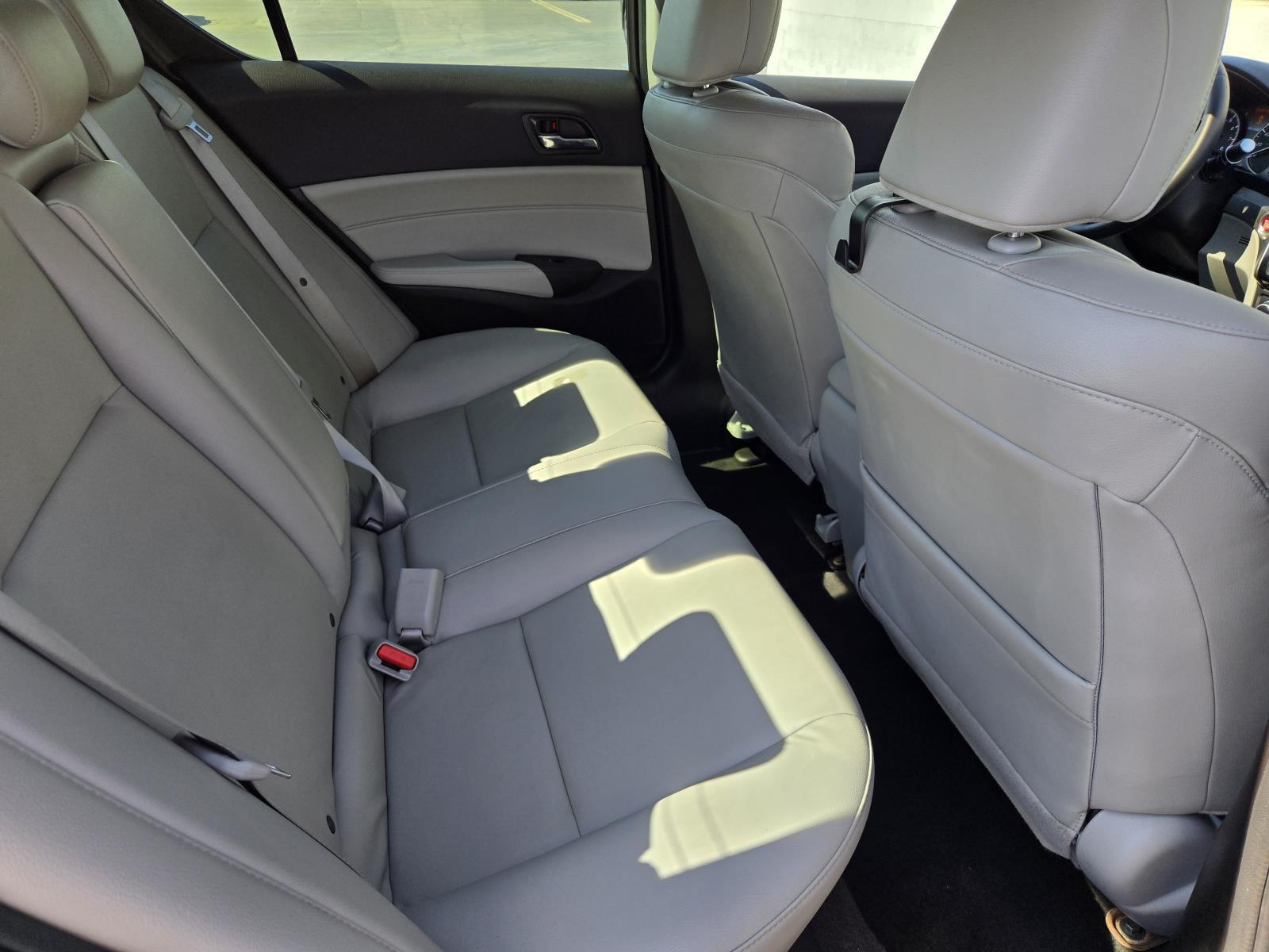 2017 Acura ILX Base - Photo 24