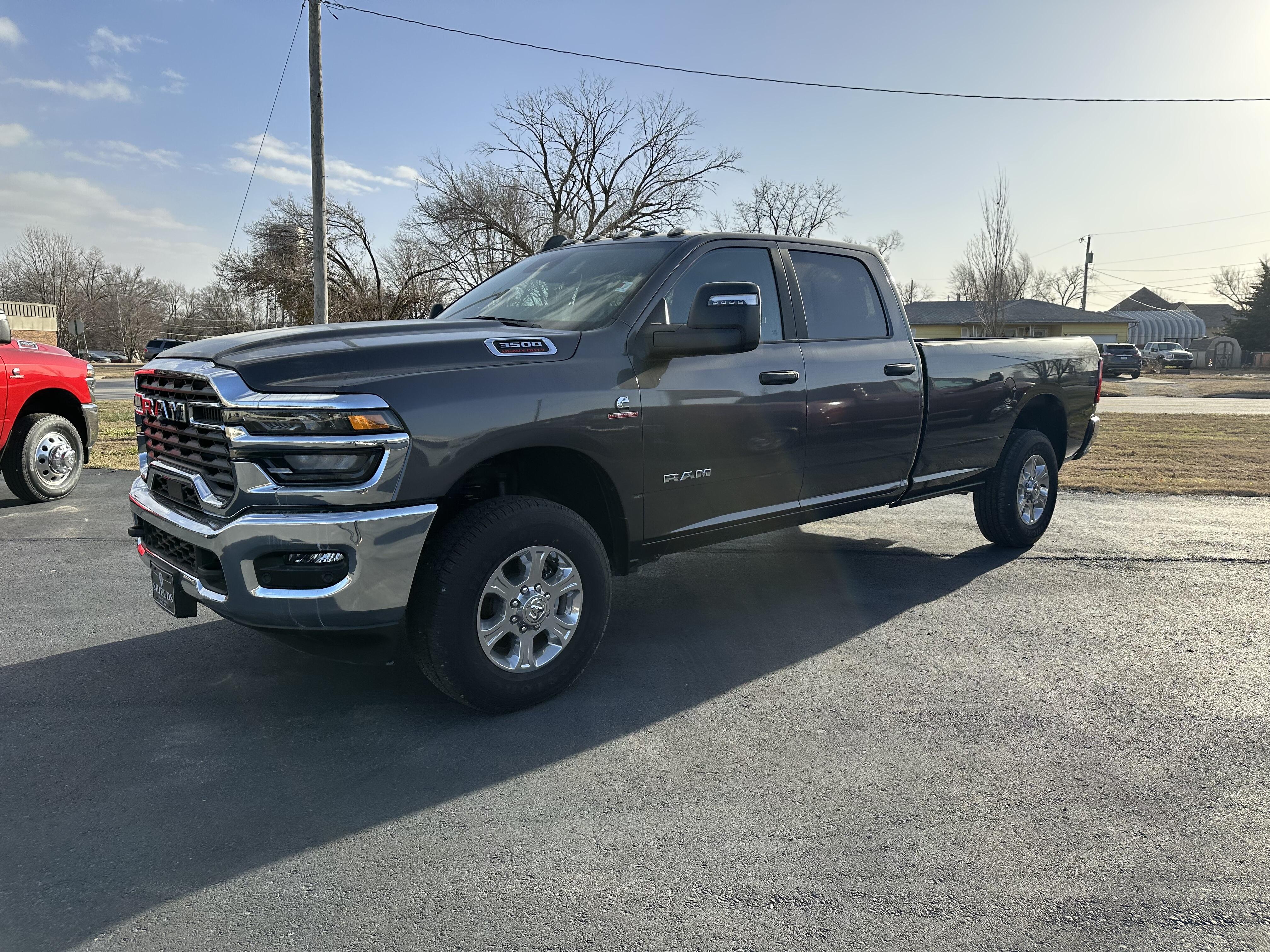 2025 RAM Ram 3500 Pickup Big Horn's photo