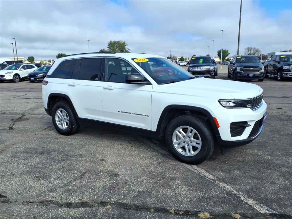 Used 2023 Jeep Grand Cherokee Laredo with VIN 1C4RJHAG9P8865964 for sale in Mankato, Minnesota