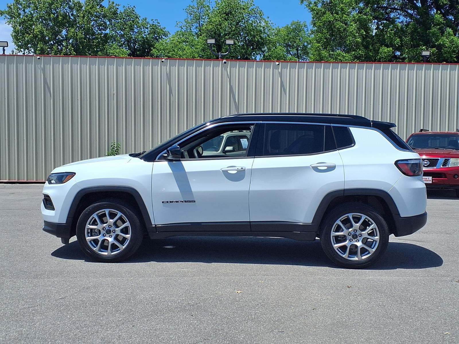 2025 Jeep Compass Limited - Photo 16