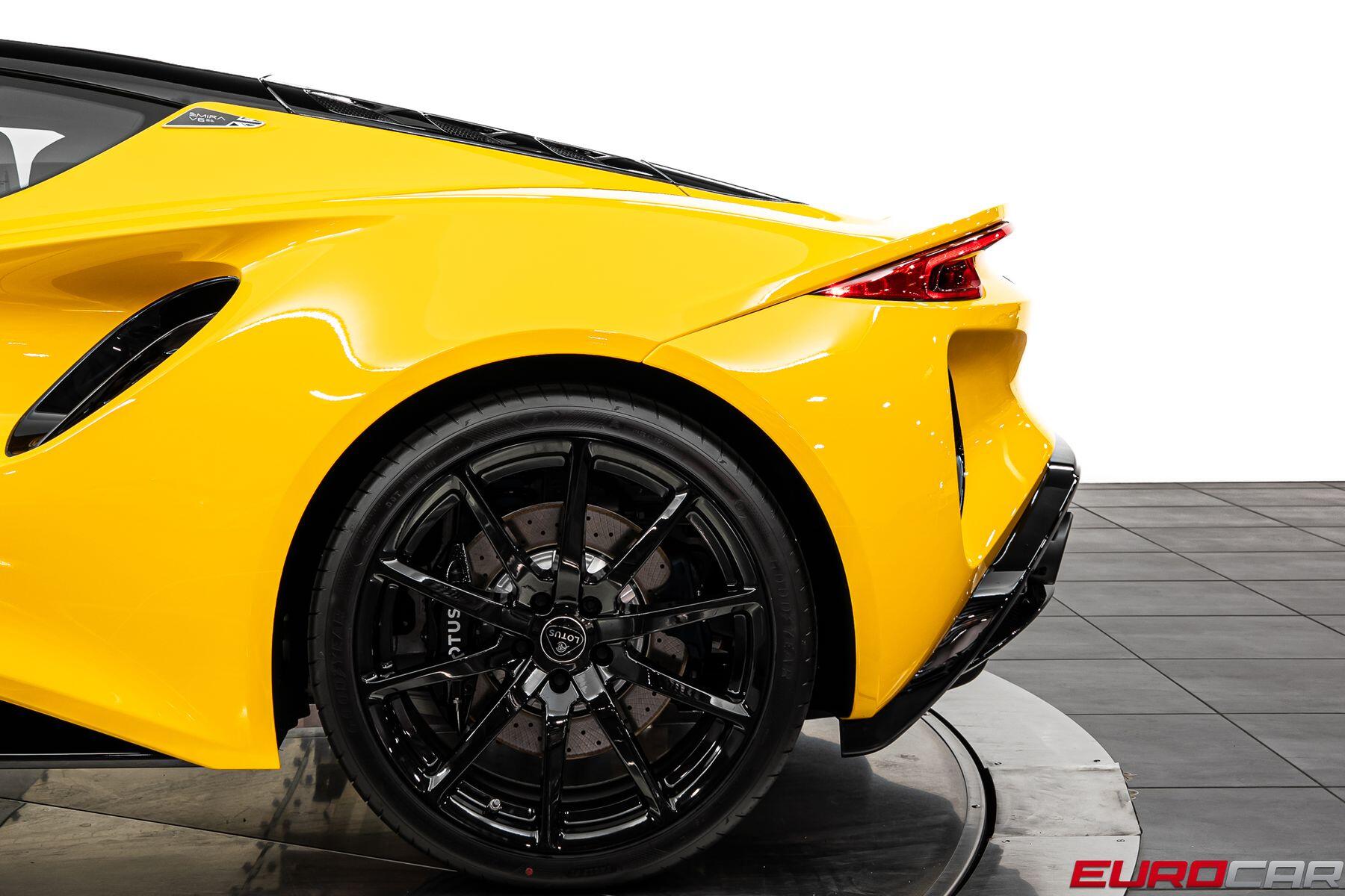 2026 Lotus Emira - Photo 16