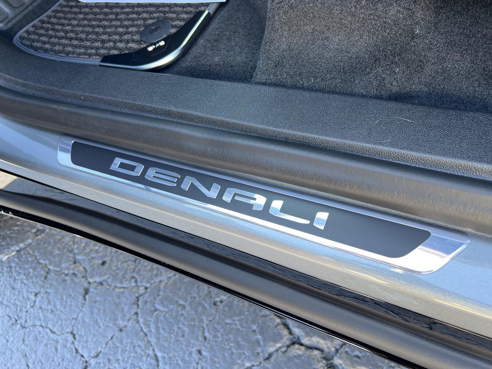 2027 GMC Acadia Denali Ultimate - Photo 23