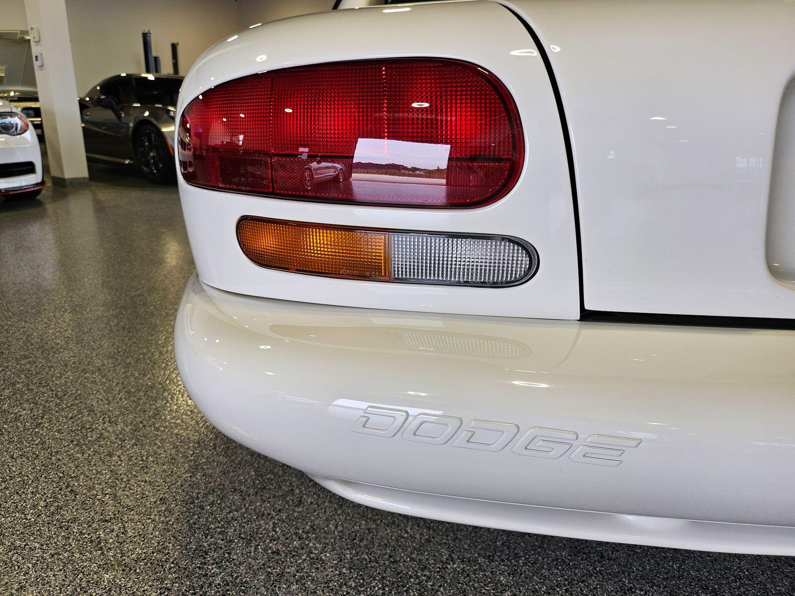 1996 Dodge Viper - Photo 18