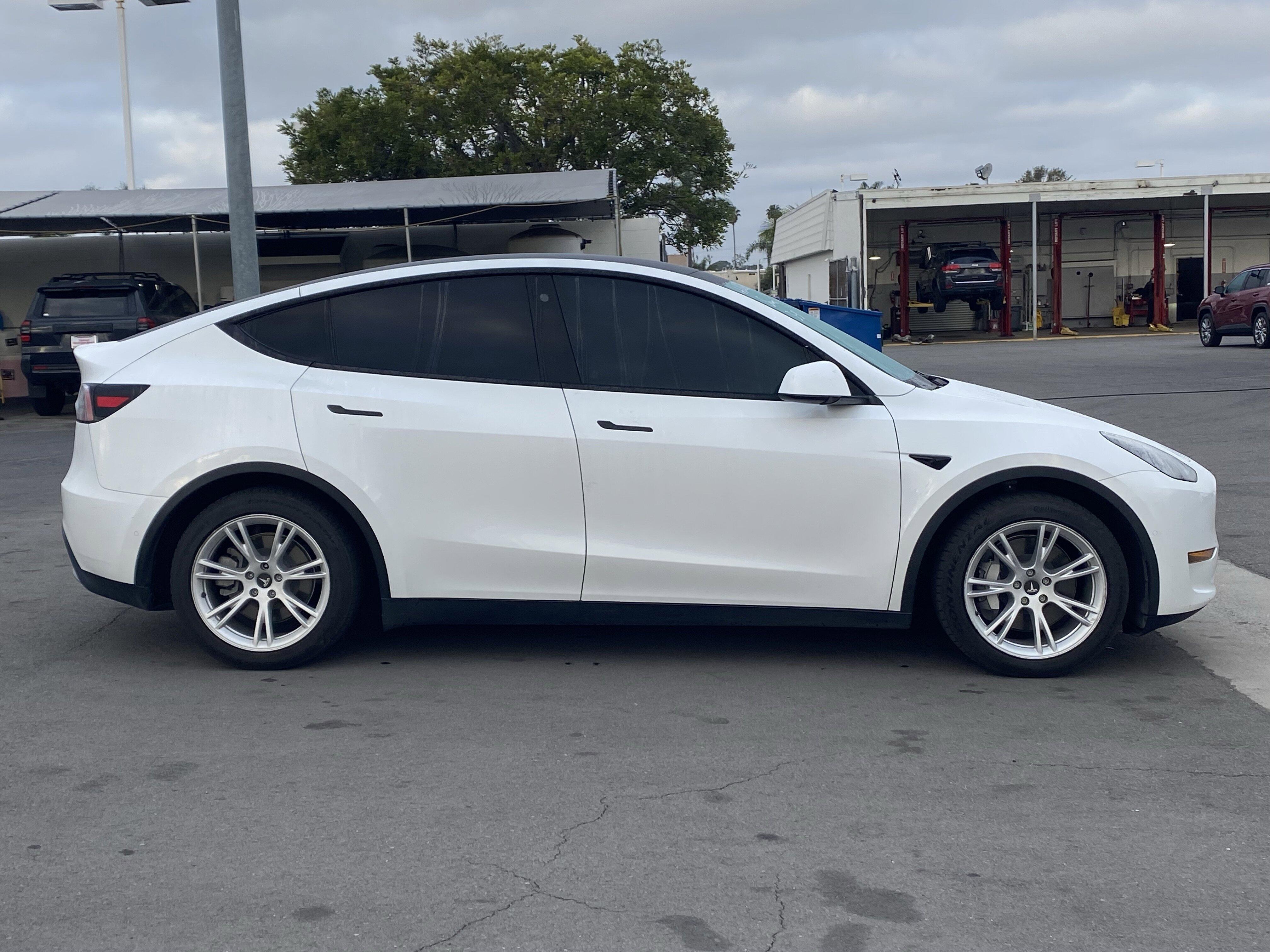 Used 2021 Tesla Model Y Long Range with VIN 5YJYGAEEXMF258364 for sale in Huntington Beach, CA