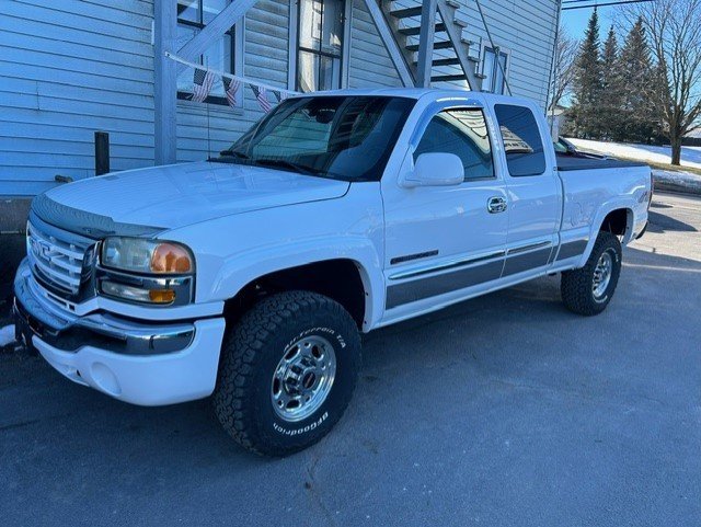 Used 2003 GMC Sierra 2500HD SLE with VIN 1GTHK29G13E203477 for sale in Lowville, NY